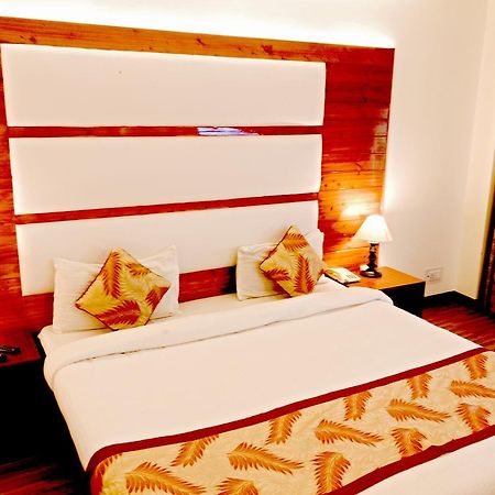 Royal Jardin Whistling Pines Resort Shimla Extérieur photo