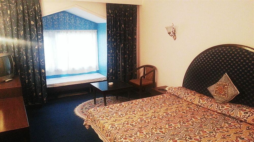 Royal Jardin Whistling Pines Resort Shimla Extérieur photo