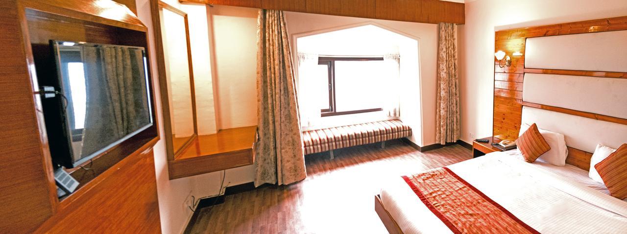 Royal Jardin Whistling Pines Resort Shimla Extérieur photo