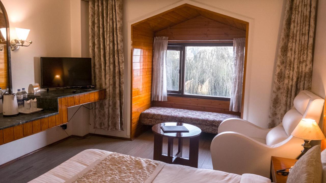Royal Jardin Whistling Pines Resort Shimla Extérieur photo