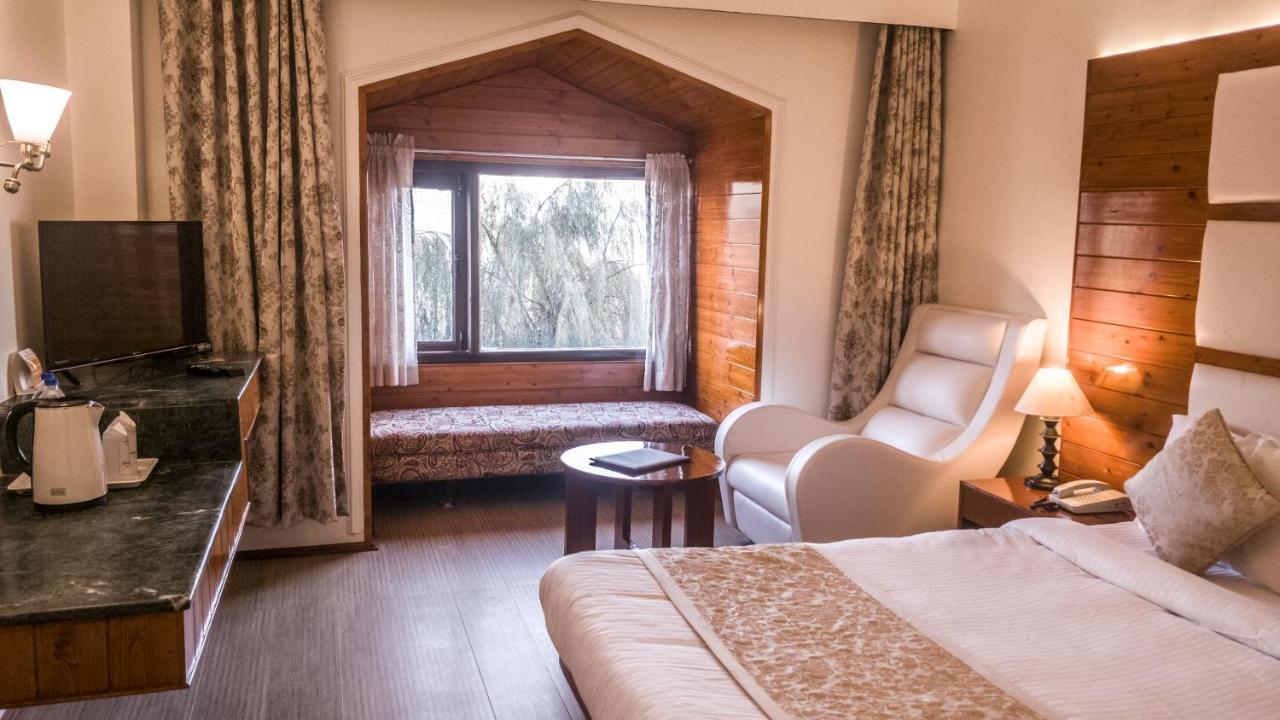 Royal Jardin Whistling Pines Resort Shimla Extérieur photo