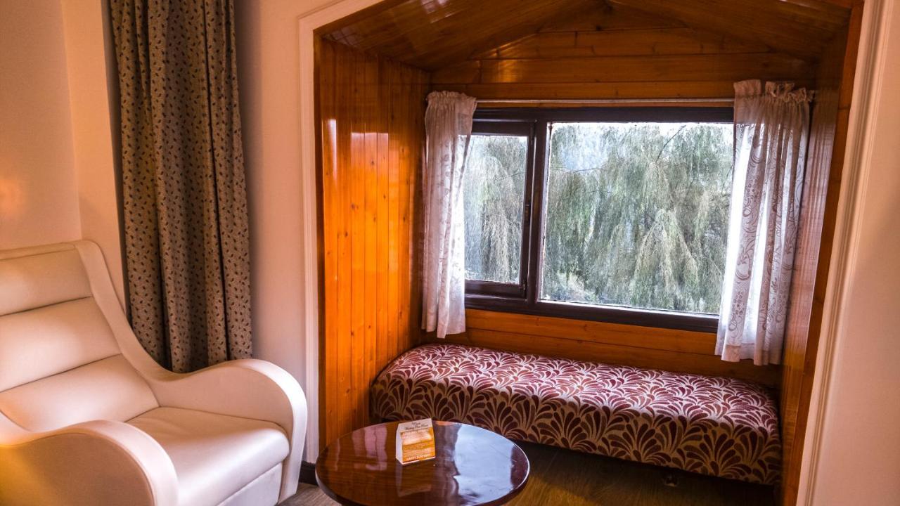 Royal Jardin Whistling Pines Resort Shimla Extérieur photo